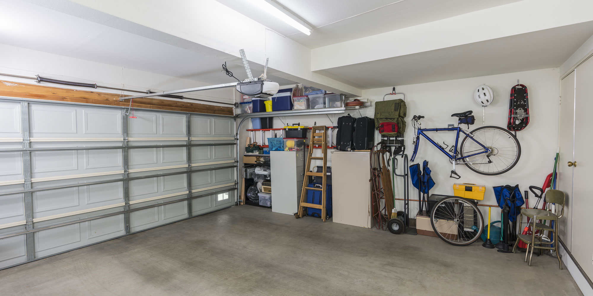 Tip-Top Möbel in Magdeburg, aufgeräumte Garage